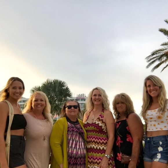 Meet your Posher, Joetta - Picture 1 of 1